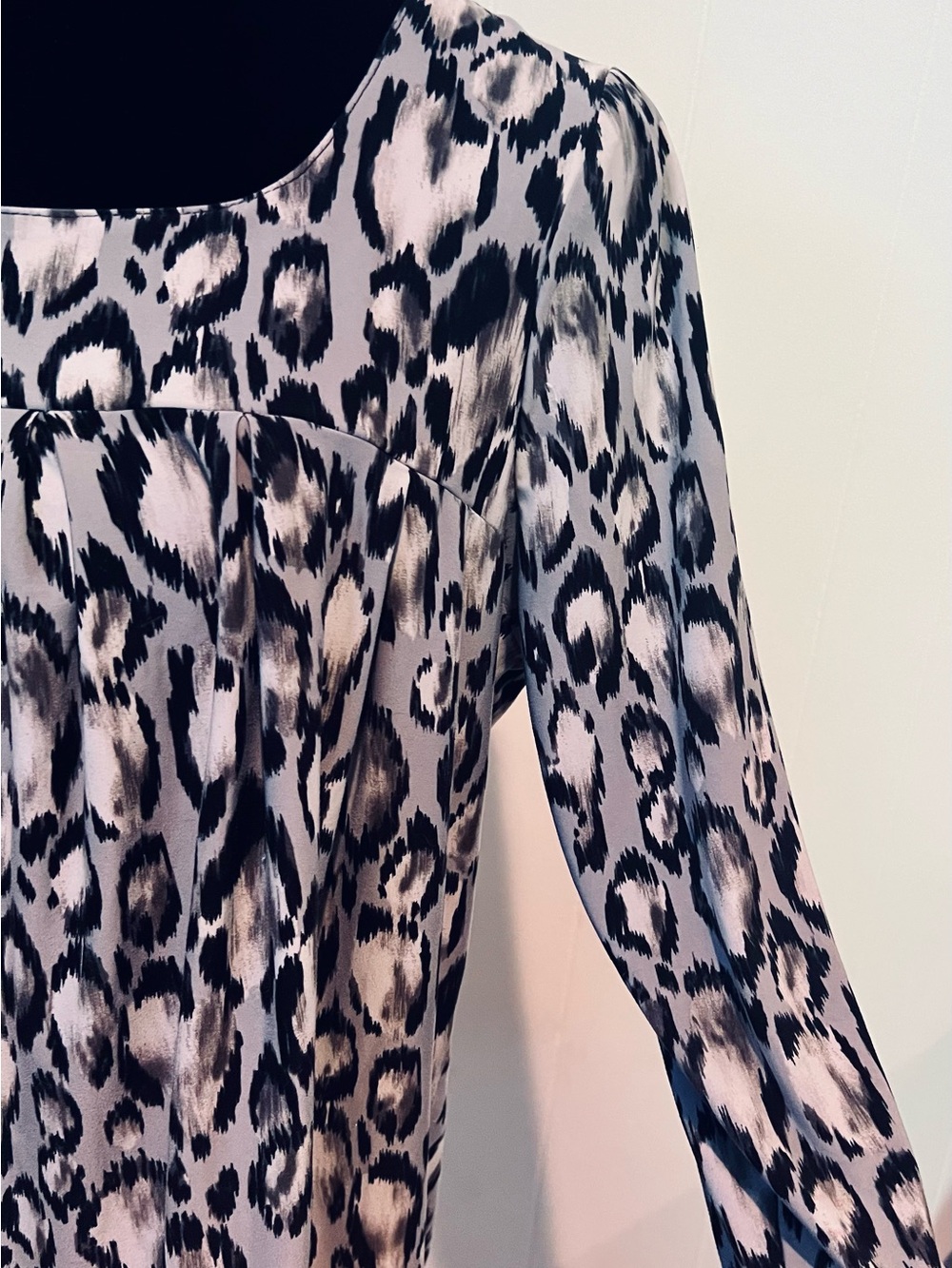 Rafaella Women’s blouse Black & White Leopard Print Square Neck. Size Large. - Picture 3 of 9